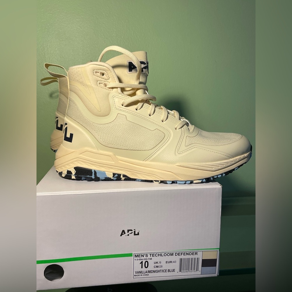 Boots “APL” size 10  (9 1/2) MENS TECHLOOM DEFENDER 
BRAND NEW WITH BOX INCLUDED